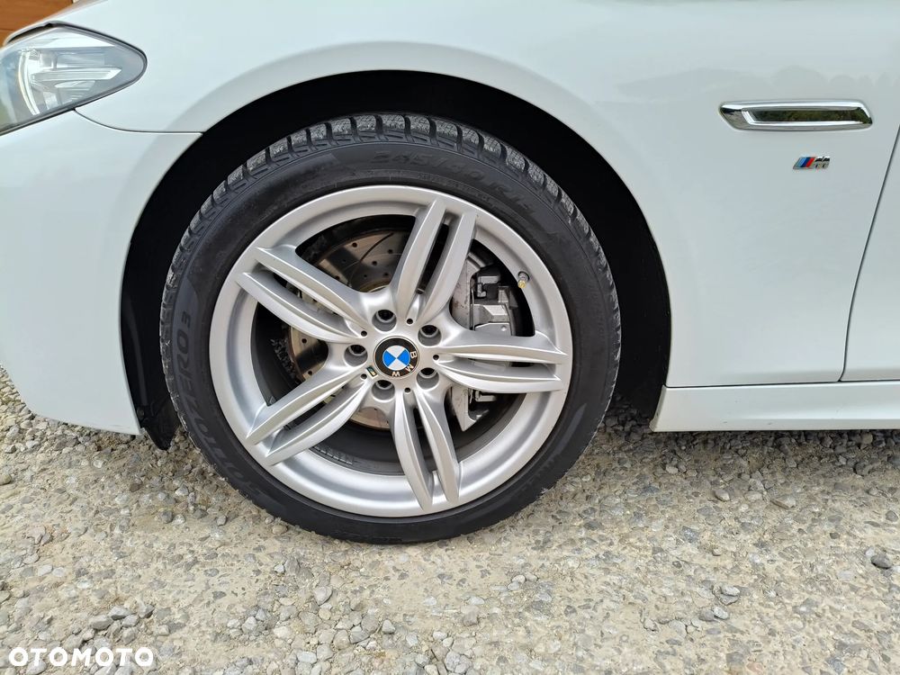 BMW Seria 5 525d xDrive - 12
