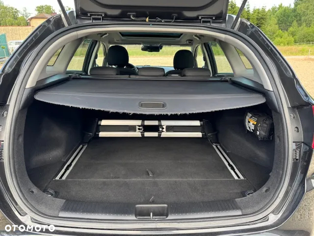 Kia Ceed 1.6 CRDi 128 ISG SW Platinum Edition - 32