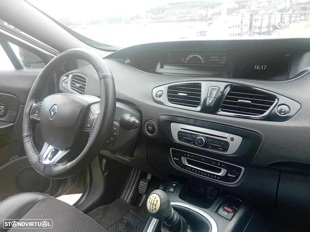 Renault Grand Scénic 1.5 dCi Bose Edition SS - 25