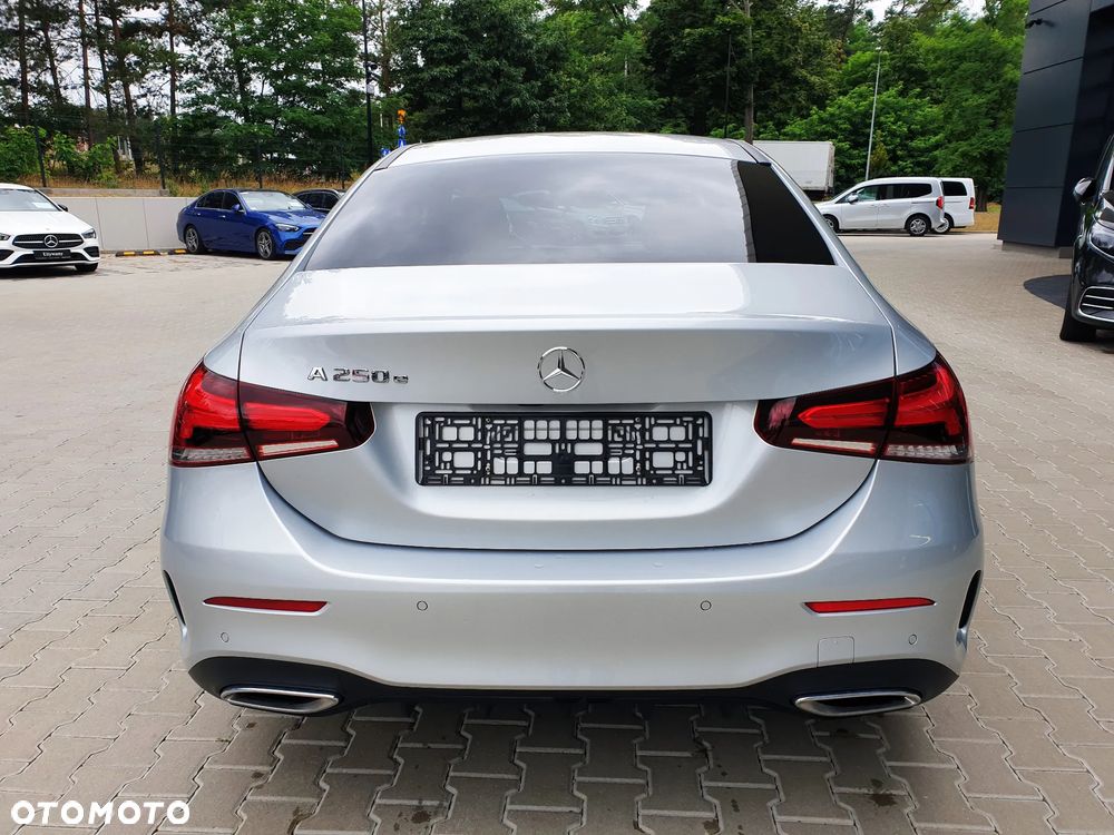 Mercedes-Benz Klasa A 250 e PHEV AMG Line 8G-DCT - 6