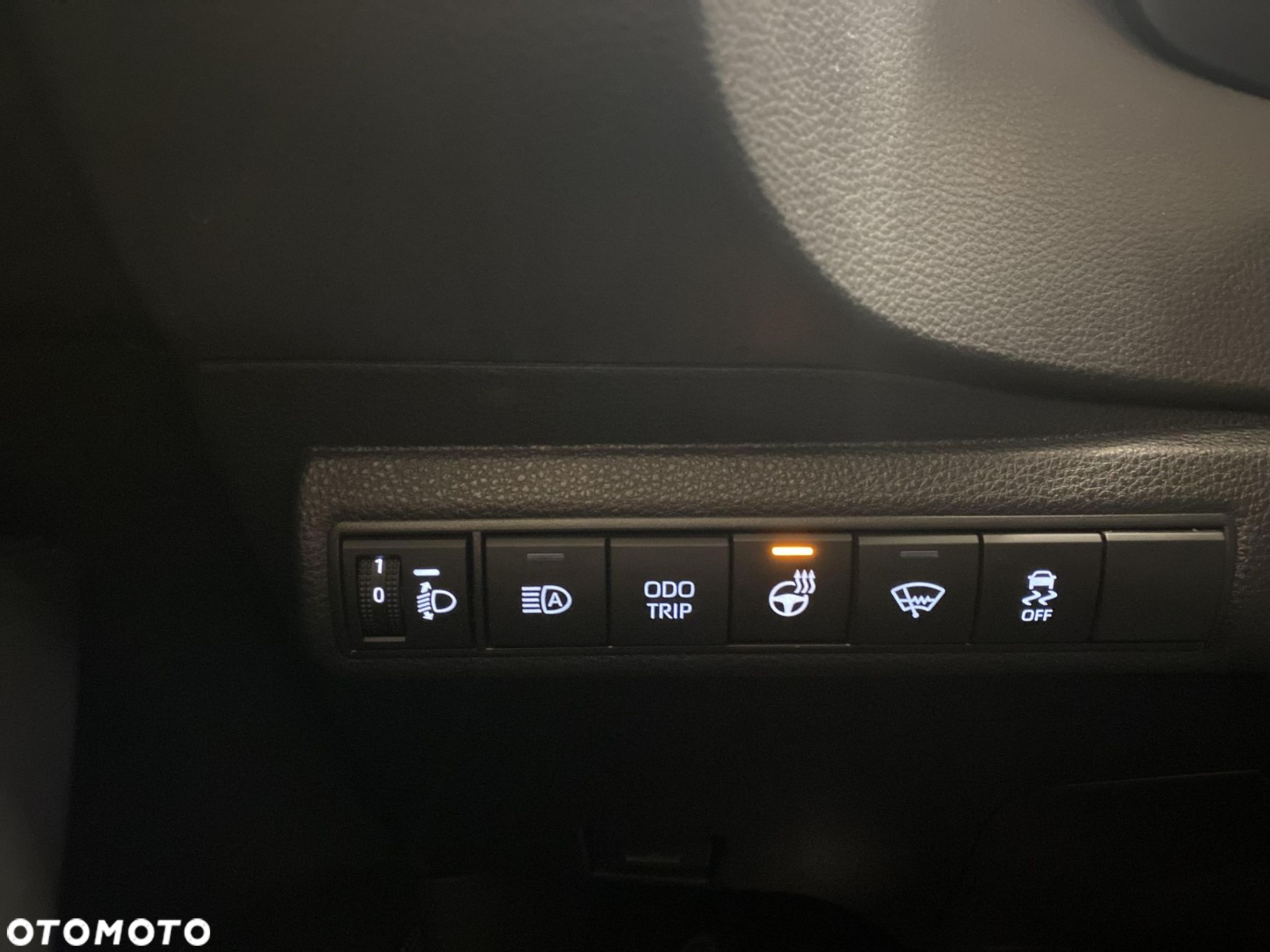 Toyota Corolla 1.8 Hybrid Comfort - 18