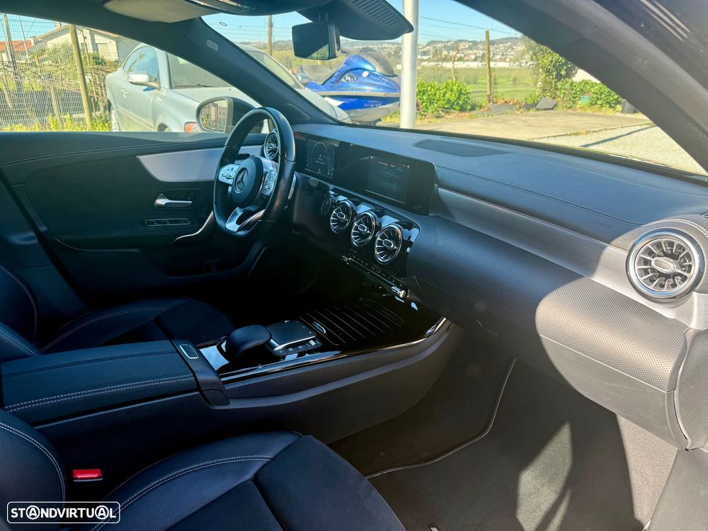 Mercedes-Benz A 250 e 8G-DCT AMG Line - 4