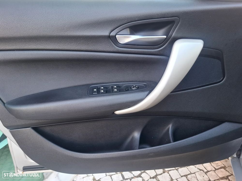 BMW 116 d EDynamics Advantage - 32