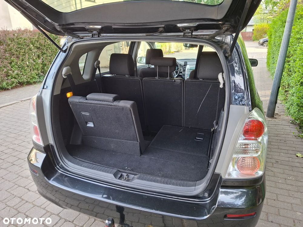 Toyota Corolla Verso 1.8 Gold + 7os - 16