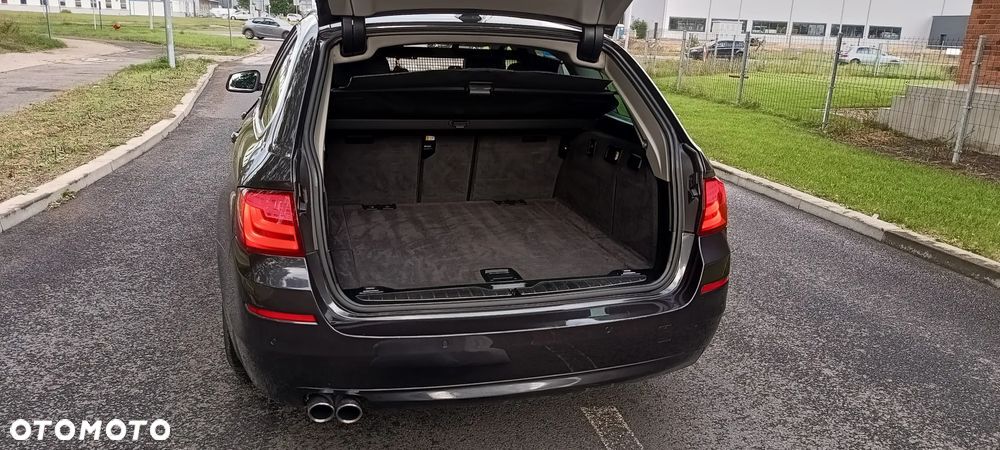 BMW Seria 5 520d Touring - 10