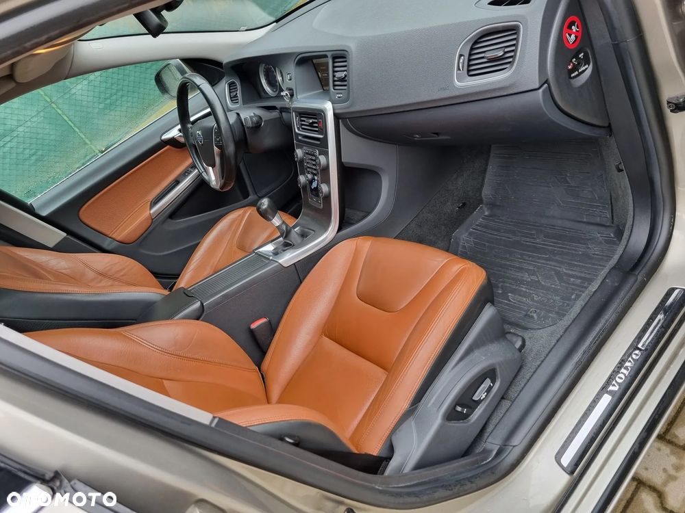 Volvo S60 D3 Summum - 18