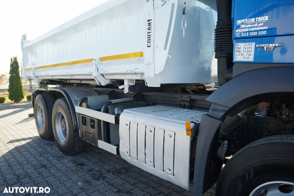 Mercedes-Benz AROCS 3336 / 6x4 / BASCULABILĂ PE 3 PĂRȚI - 5,2 M / 2x OBOANE LATERALE CU ACȚIONARE HIDRAULICĂ / CUTIE DE VITEZE AUTOMATĂ / EURO 6 - 24