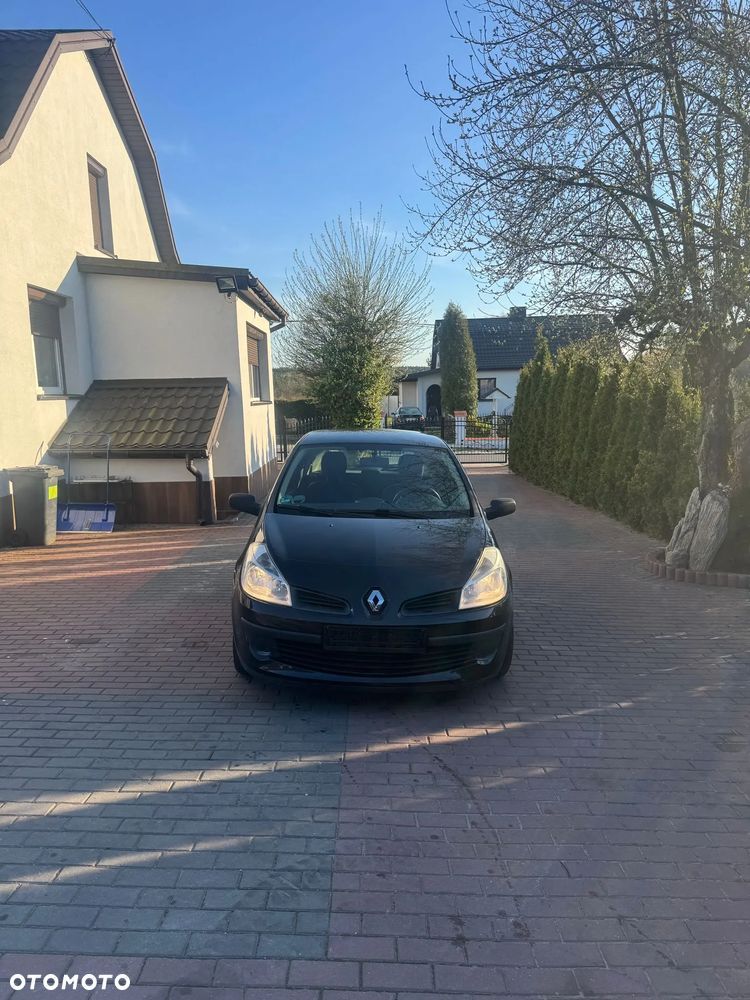 Renault Clio - 2