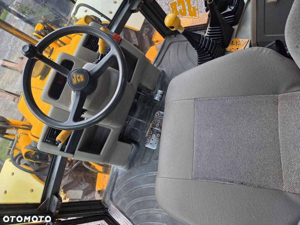 JCB 4CX - 18