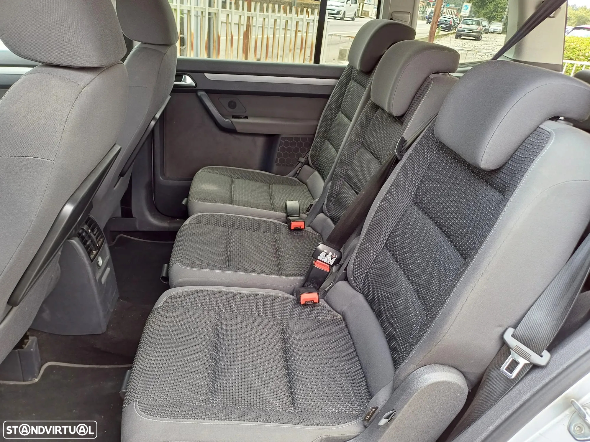 VW Touran 1.6 TDI Blue.Highline 7L - 16