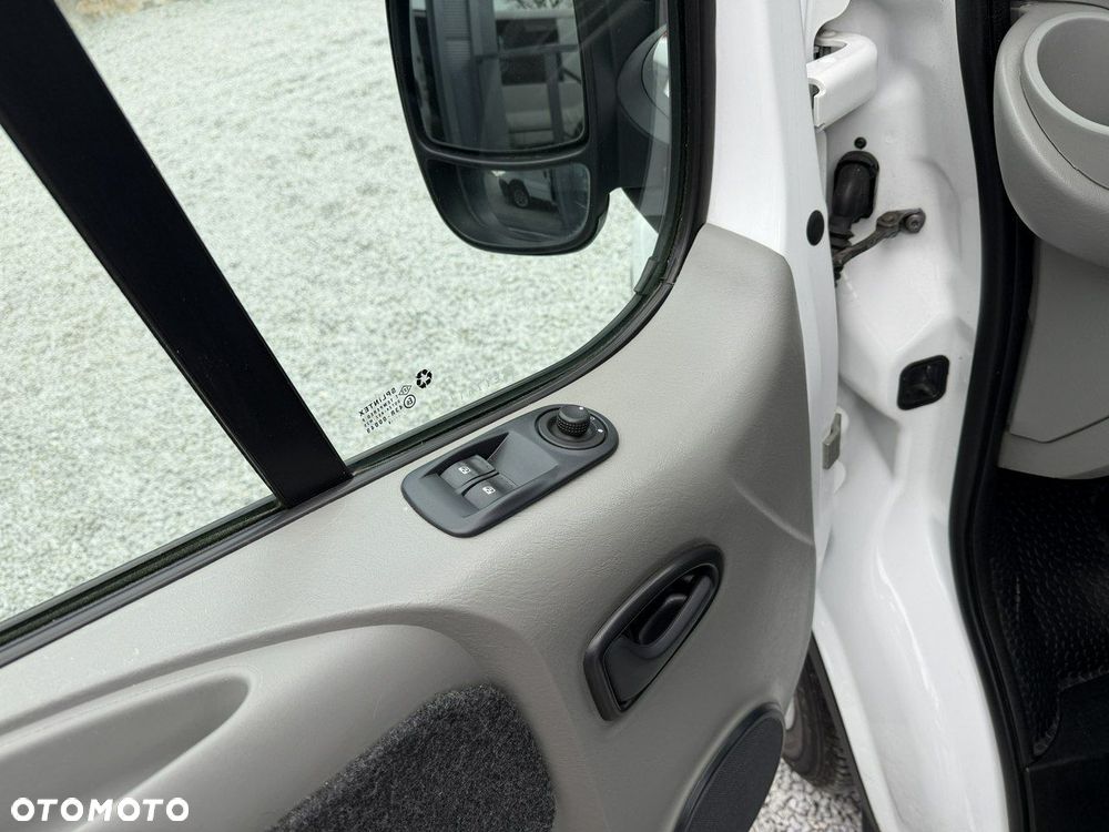 Renault Trafic - 16