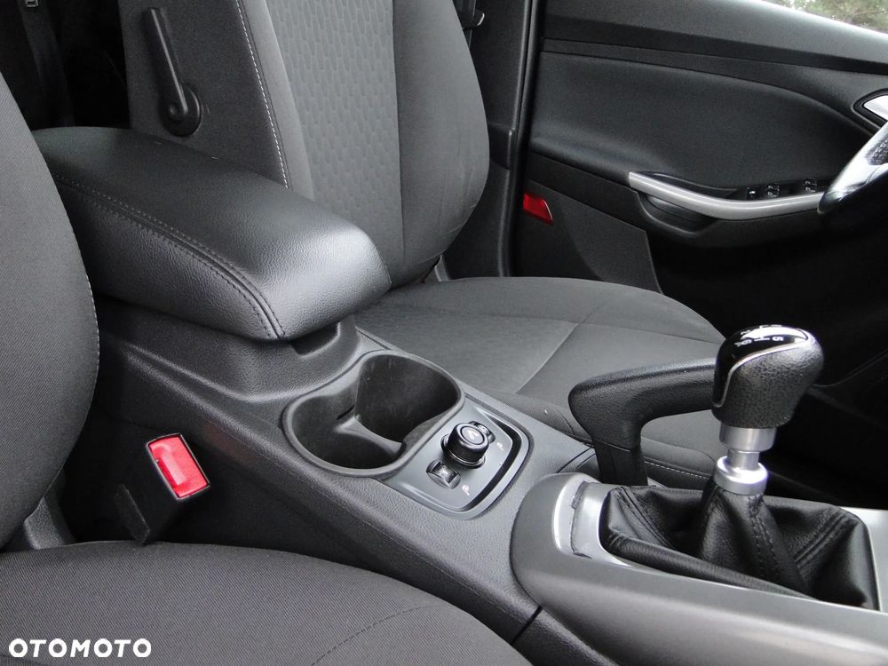 Ford Focus 1.6 TDCi DPF Titanium - 8