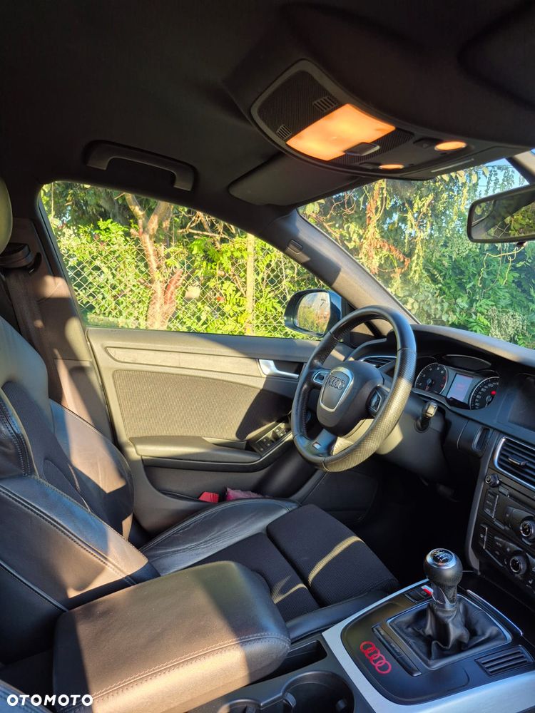Audi A4 Limousine - 15
