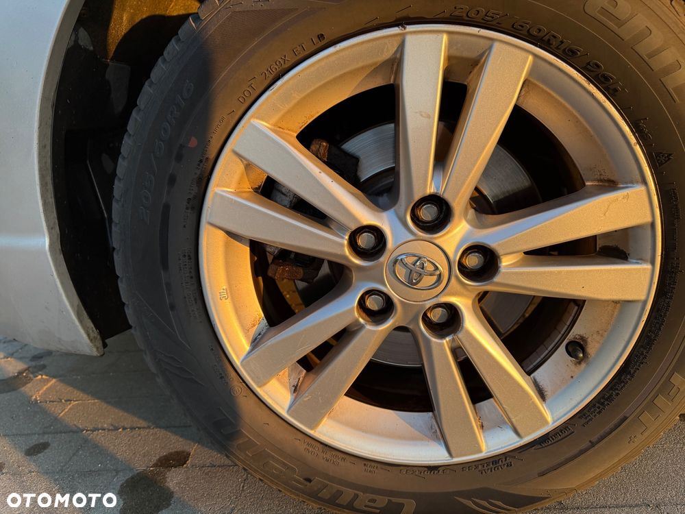 Toyota Avensis 2.0 D-4D Luna - 19