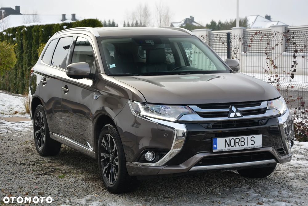 Mitsubishi Outlander 2.0 4WD Top - 2