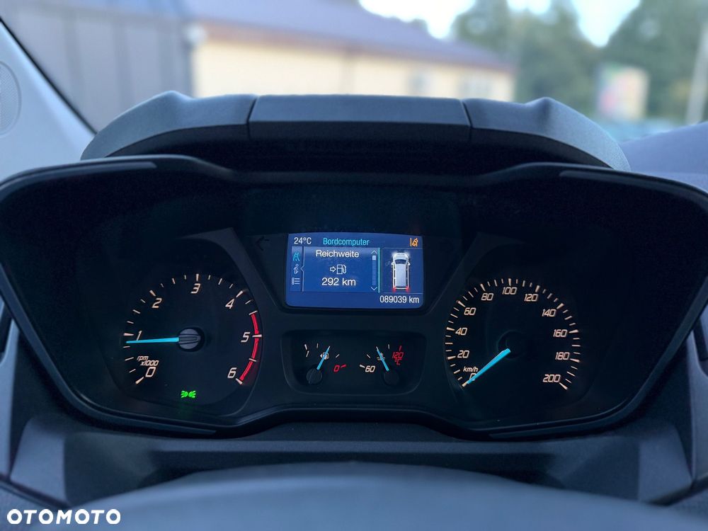 Ford Tourneo Custom - 15