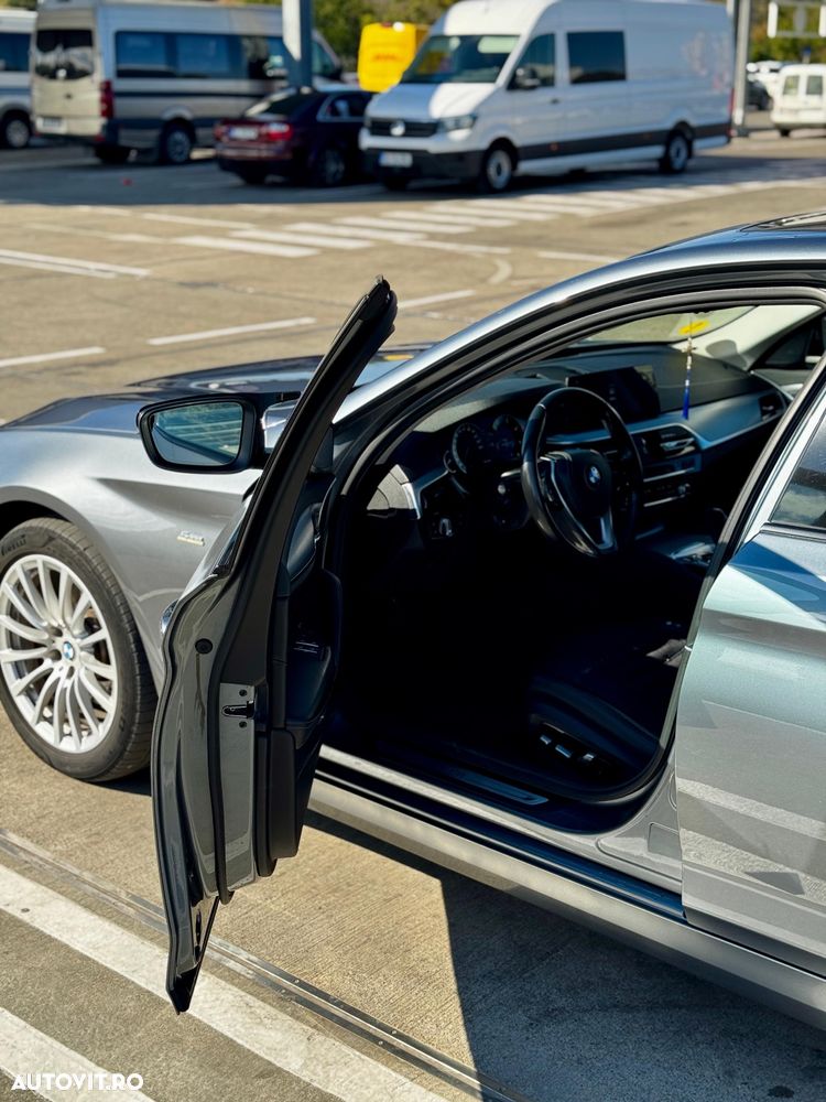 BMW Seria 5 520d Touring Aut. Sport Line - 7