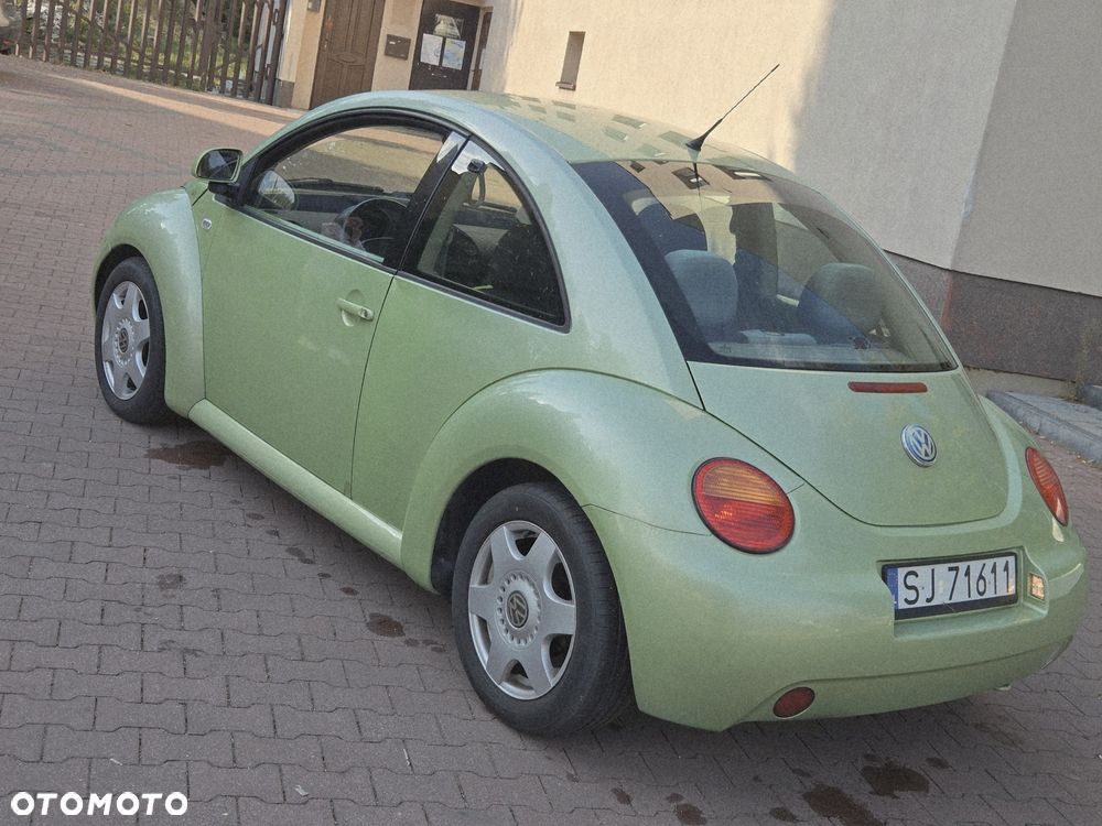 Volkswagen New Beetle - 4