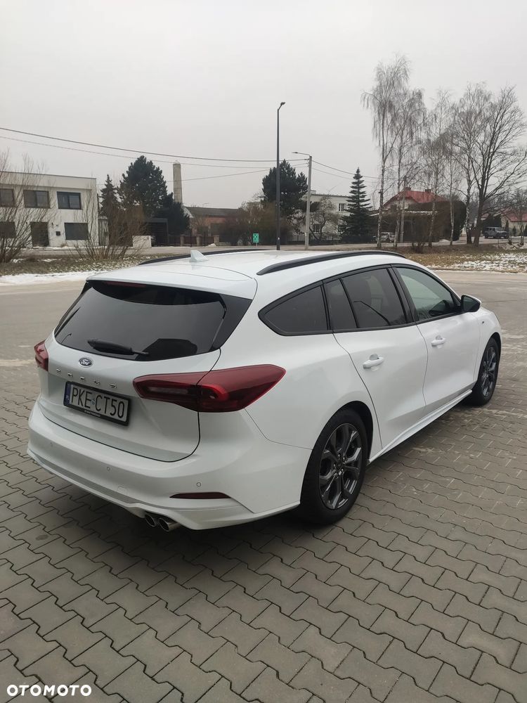 Ford Focus 1.0 EcoBoost Hybrid ST-LINE X - 10