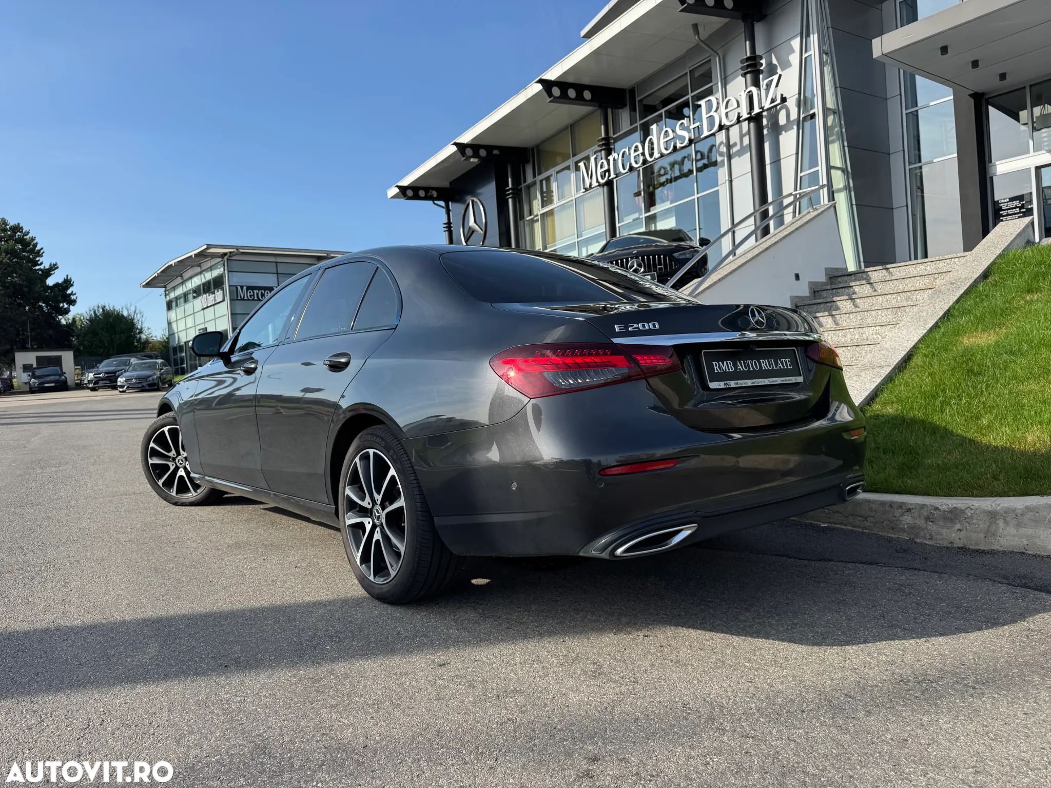 Mercedes-Benz E 200 9G-TRONIC Avantgarde - 4