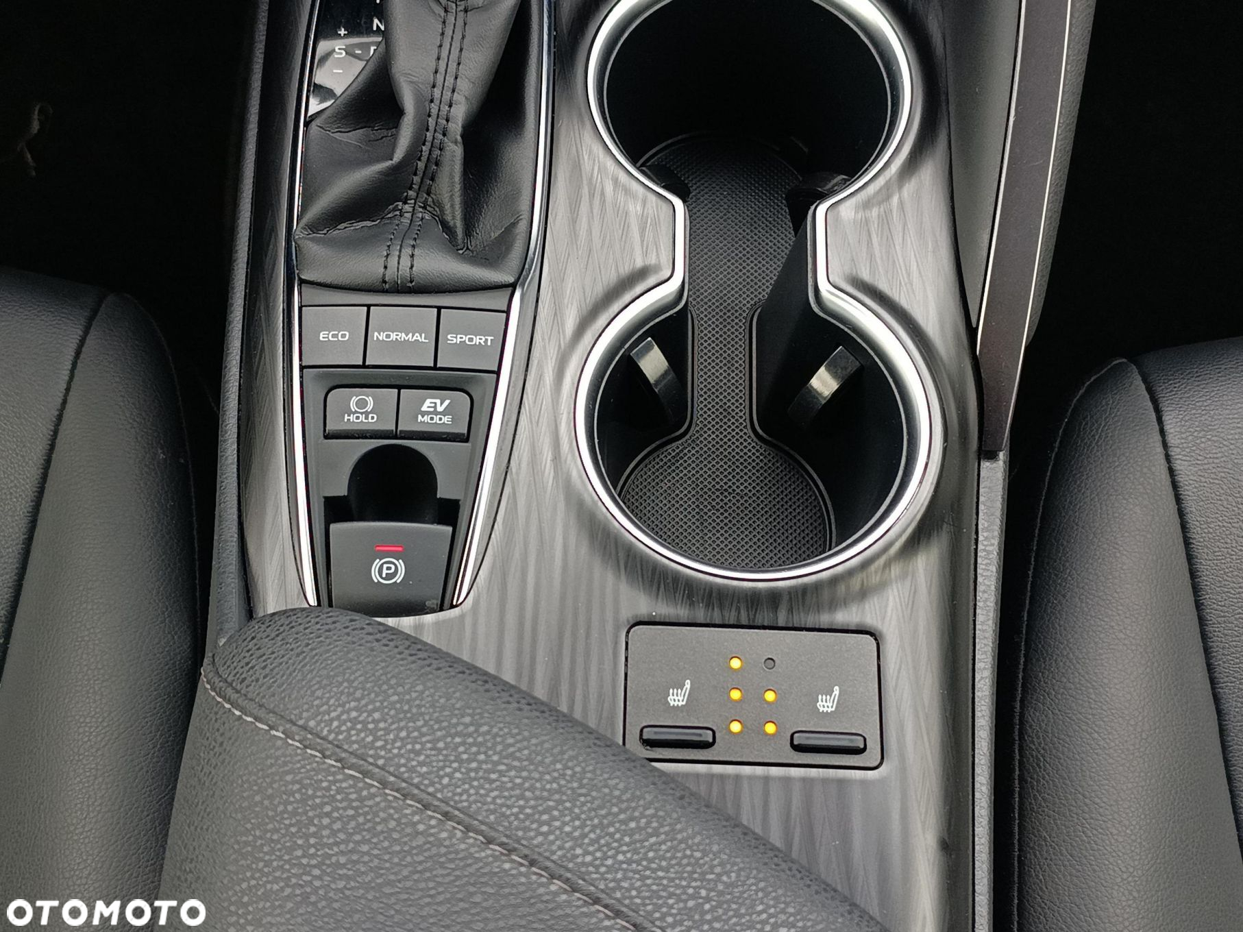 Toyota Camry - 13