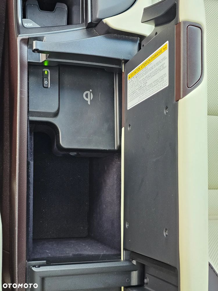 Lexus ES 300h Business Edition + - 14