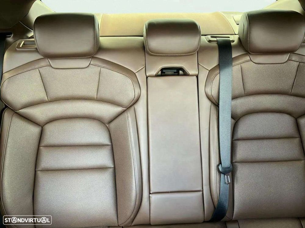 Porsche Taycan 4S - 16