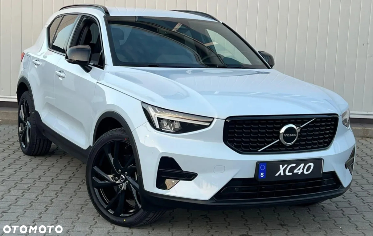 Volvo XC 40 B4 AWD Plus Dark - 5