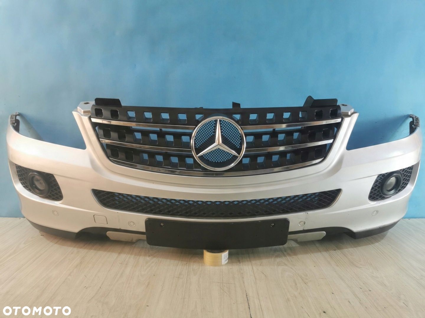 Mercedes ML W164 05/08 zderzak przód przedni grill PDC C775 - 1