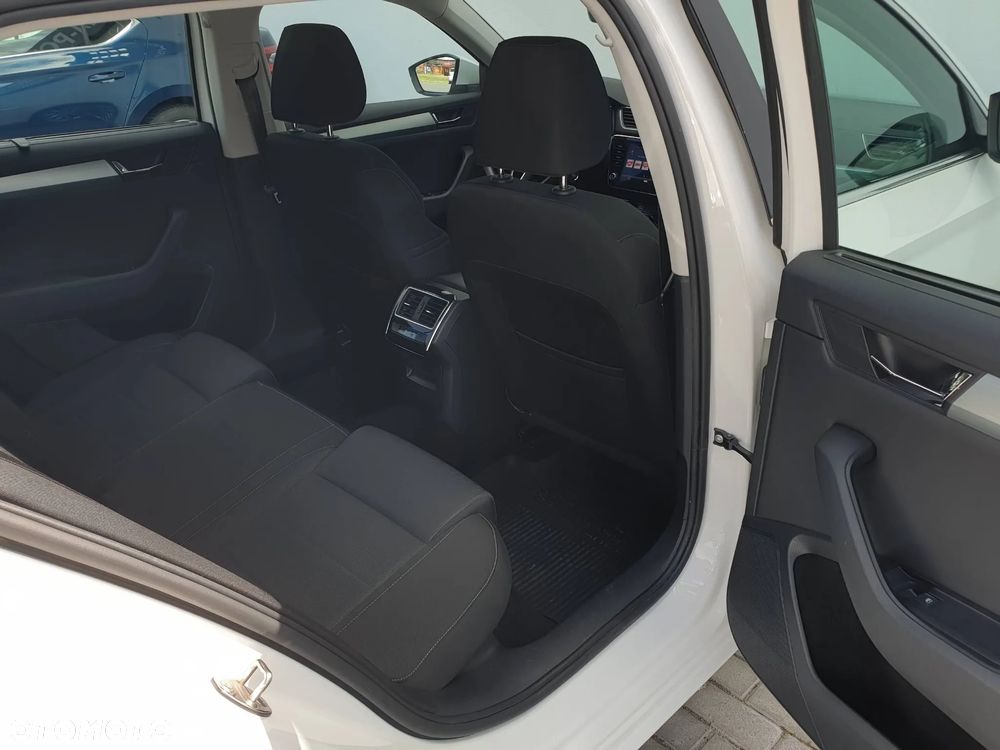 Skoda Superb 2.0 TDI Ambition DSG - 8