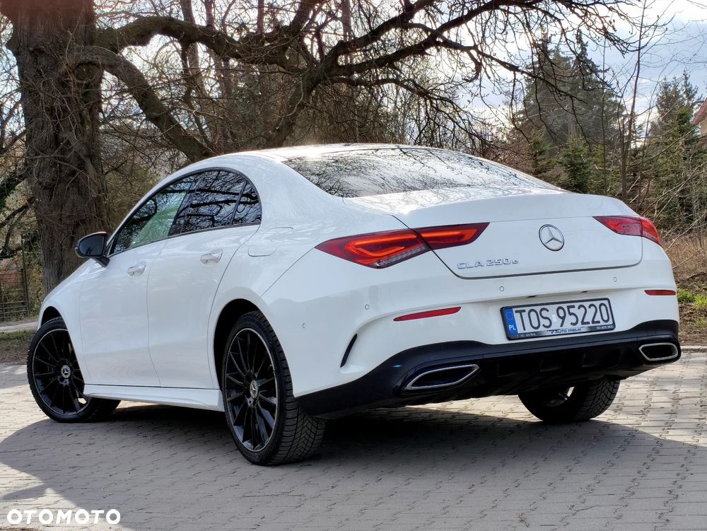 Mercedes-Benz CLA 250 E AMG Line 8G-DCT - 28