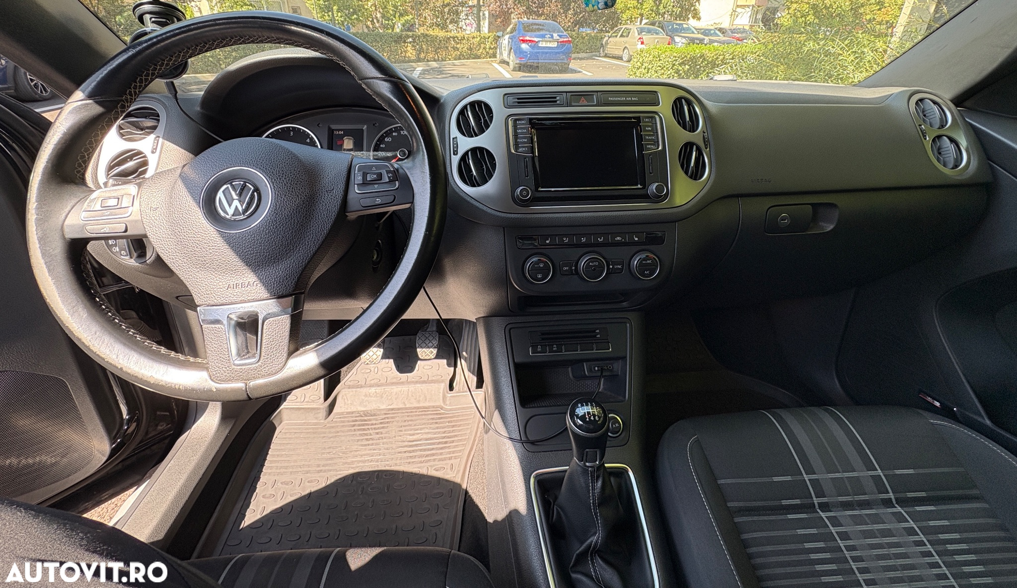 Volkswagen Tiguan 2.0 TDI DPF BlueMotion Technology Lounge Sport & Style - 6