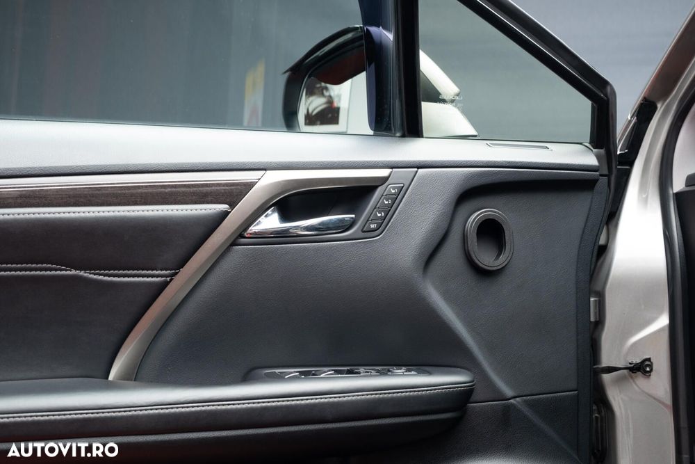 Lexus Seria RX - 16