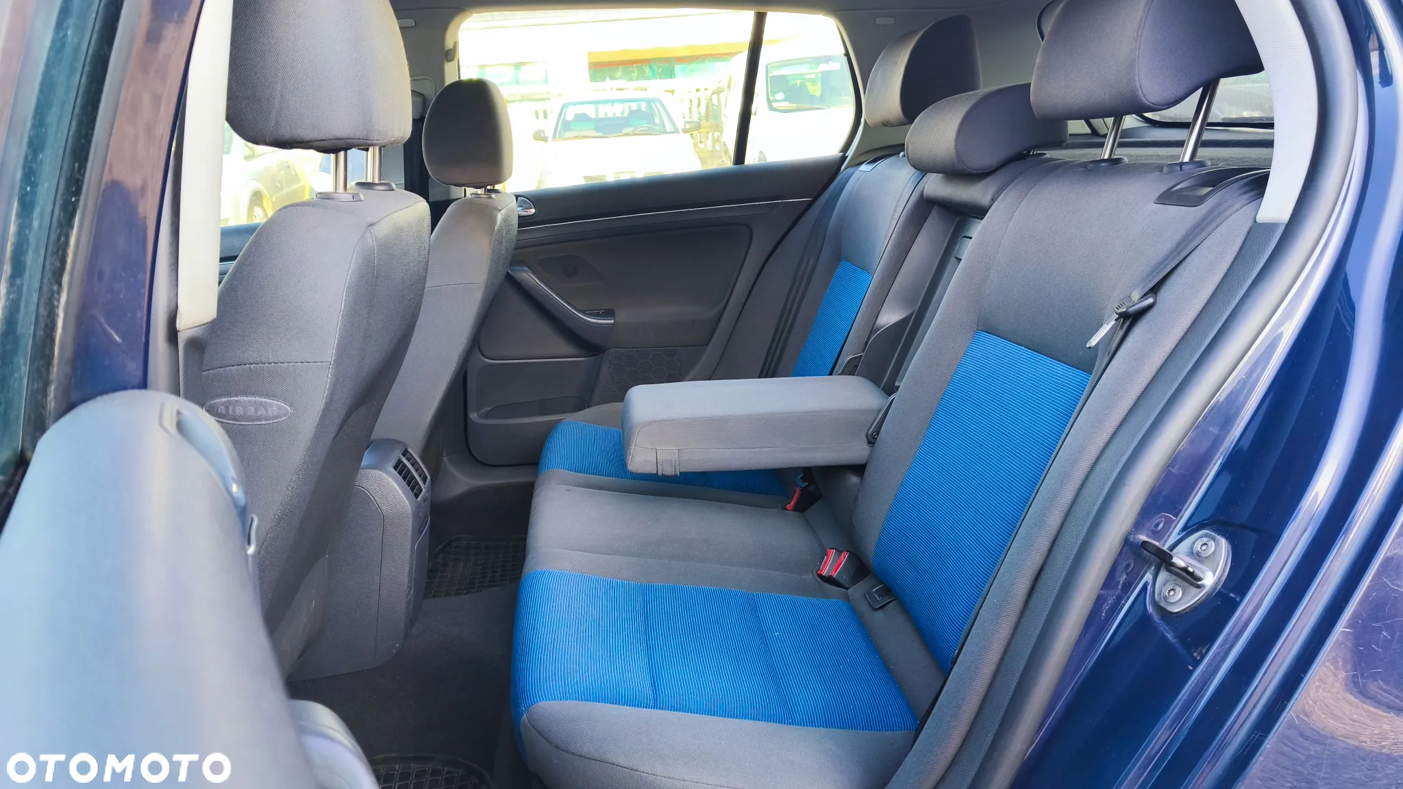 Volkswagen Golf - 28
