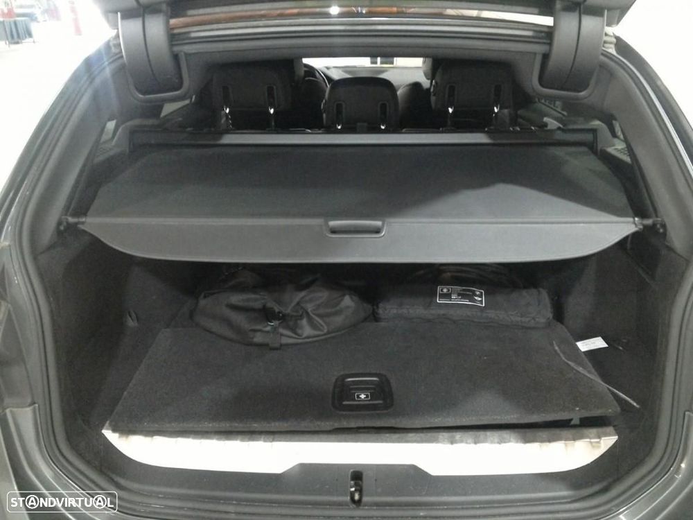 BMW 320 e Touring Corporate Edition Auto - 6