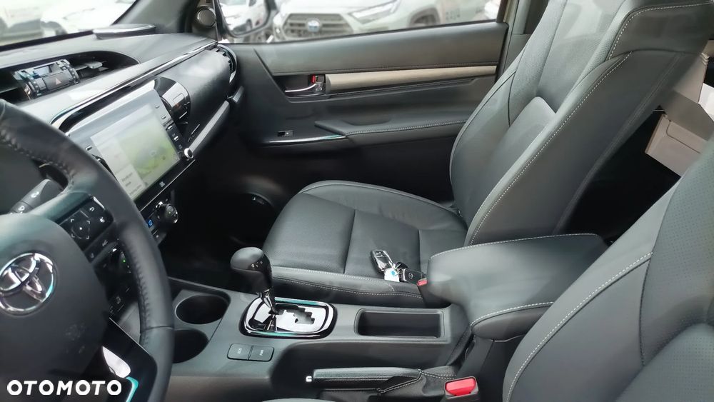 Toyota Hilux 2.8 D-4D mHEV Double Cab Invincible 4x4 - 21