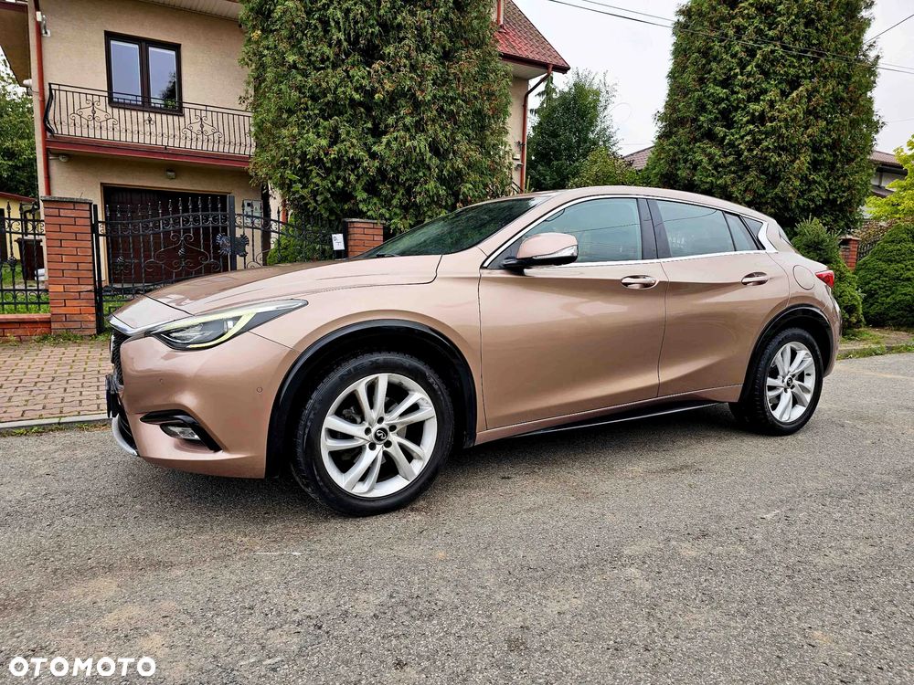 Infiniti Q30 1.6t Premium - 7