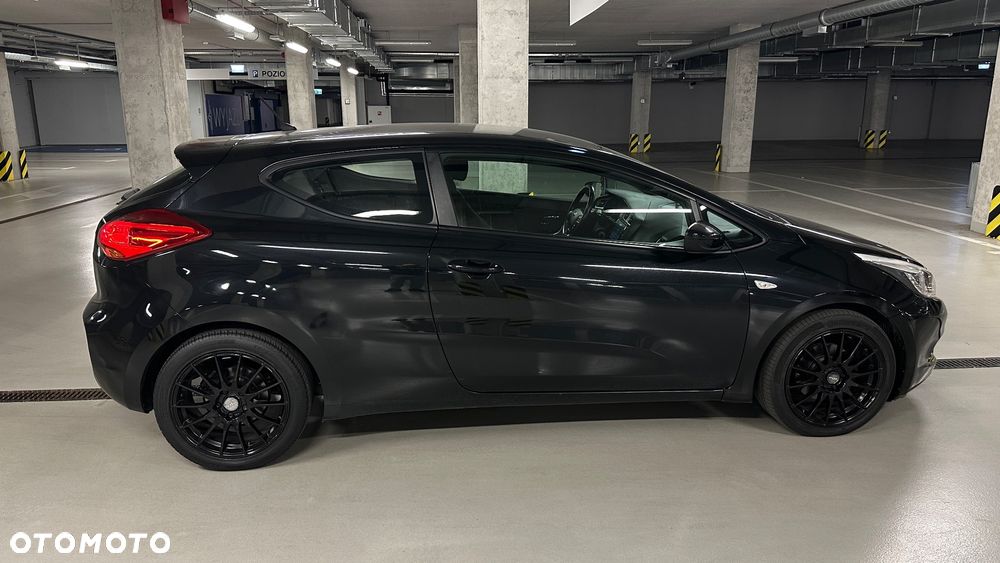 Kia ProCeed - 13