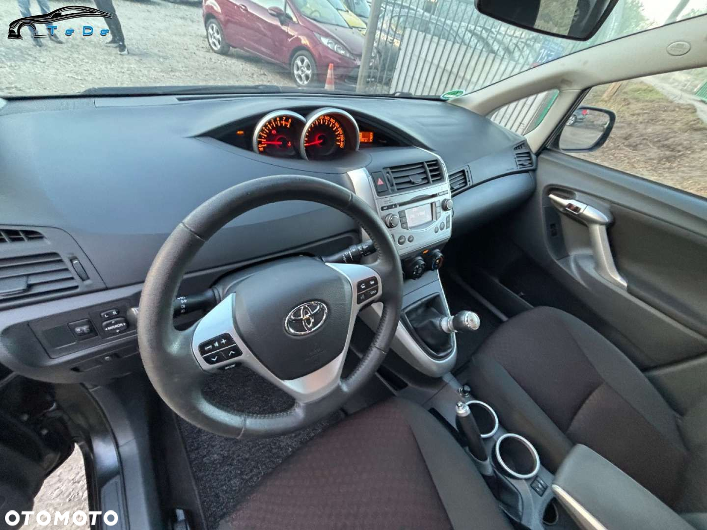 Toyota Verso 1.8 Sol plus - 24
