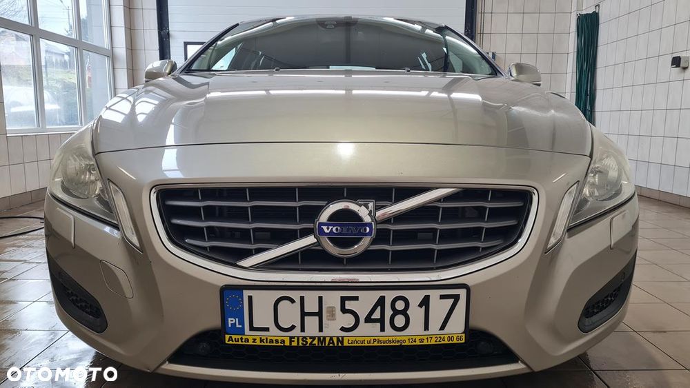 Volvo V60 D5 AWD Geartronic Momentum - 6