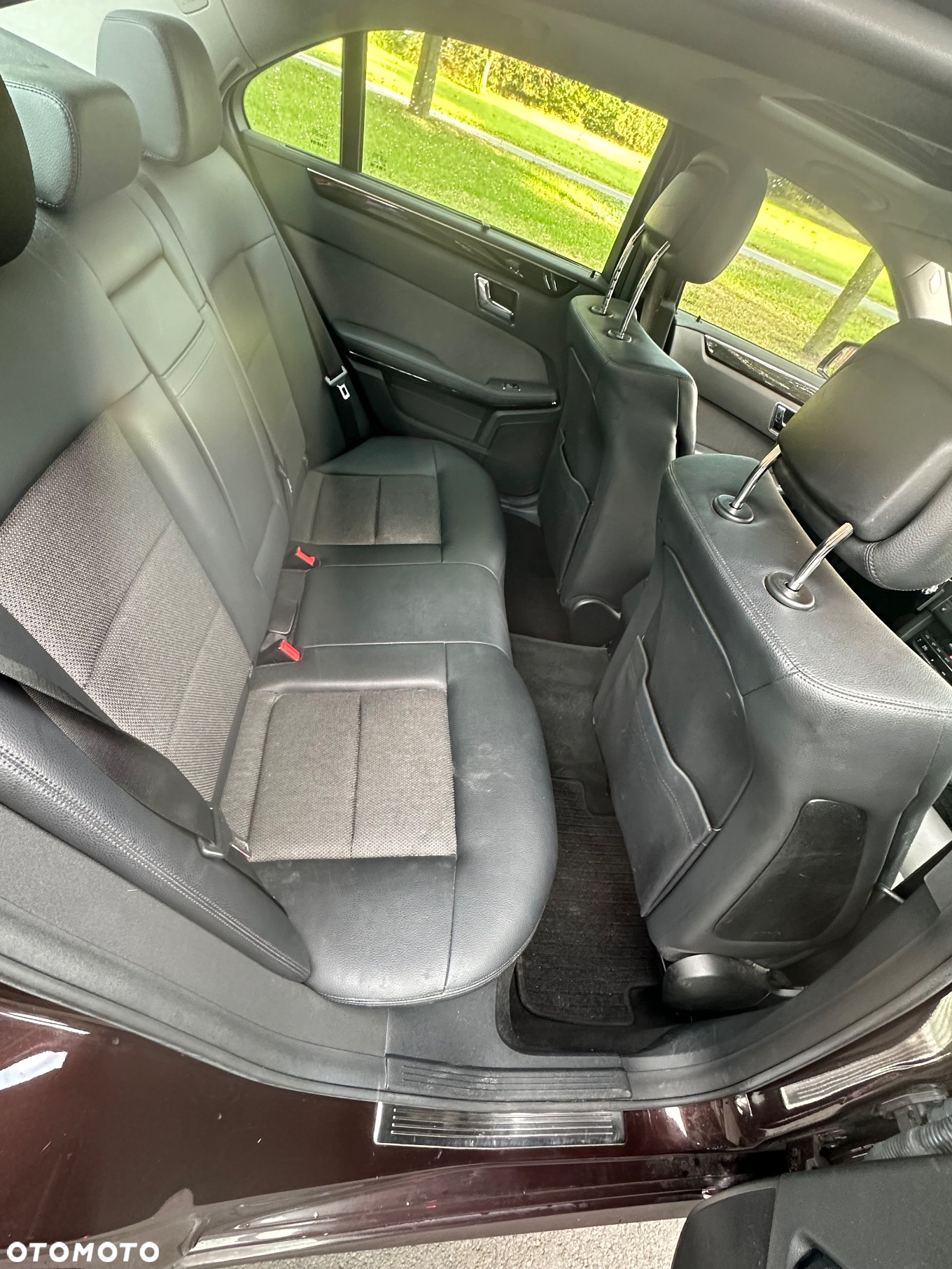 Mercedes-Benz Klasa E 300 CDI BlueEff - 19