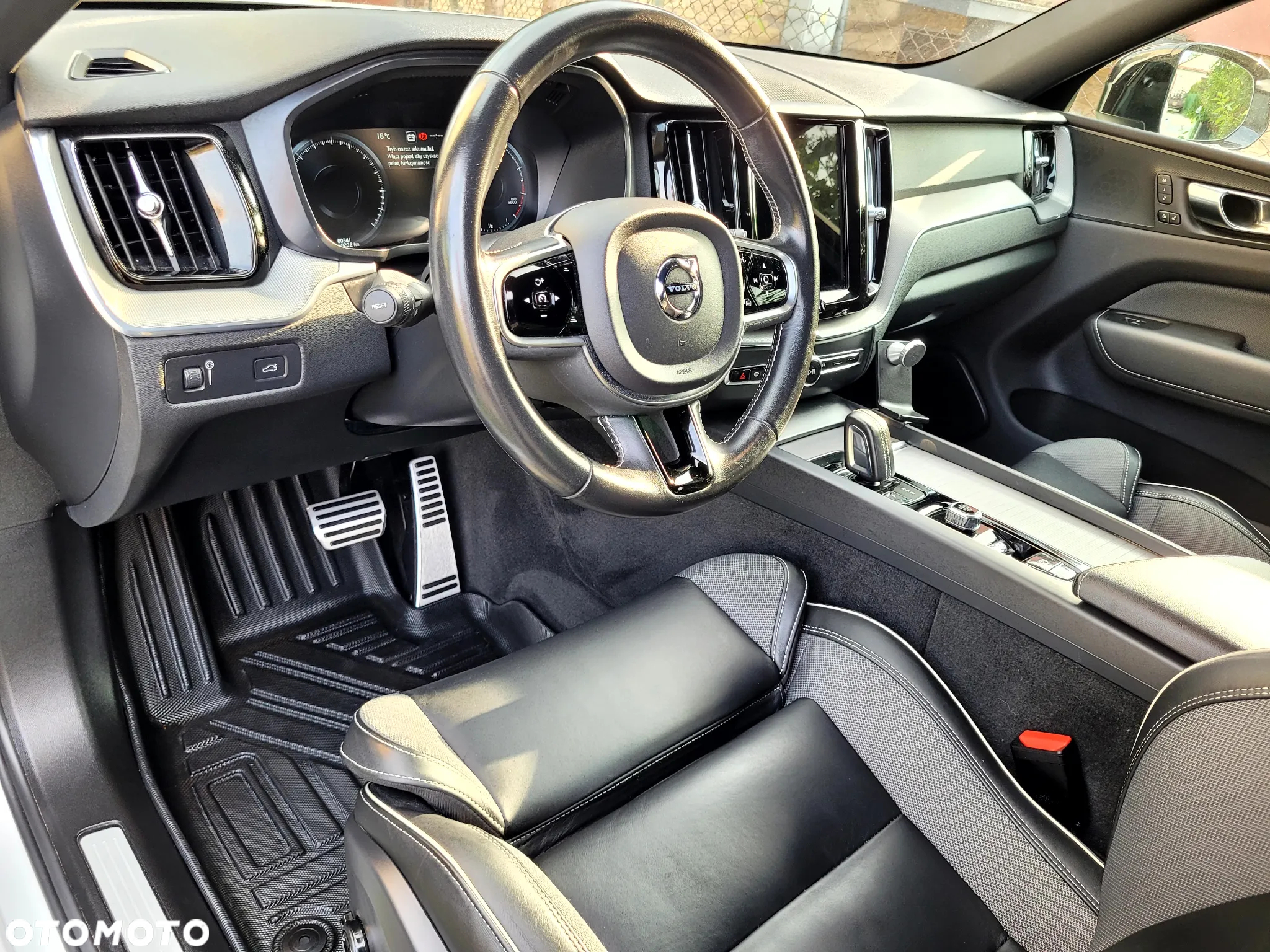 Volvo XC 60 T4 R-Design - 13