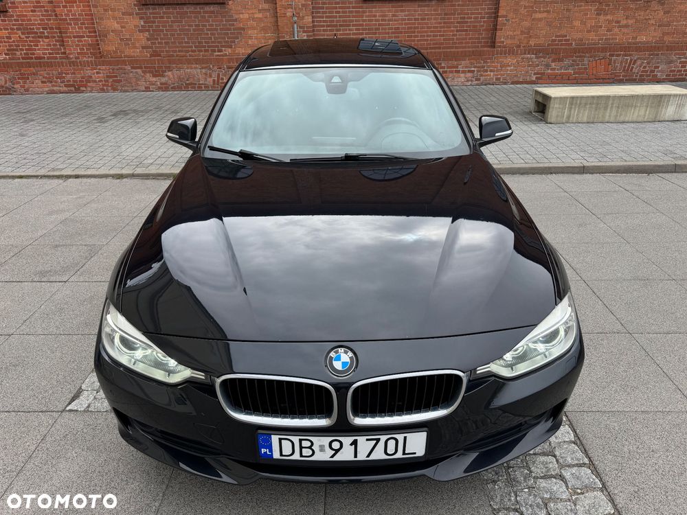 BMW Seria 3 318d - 14