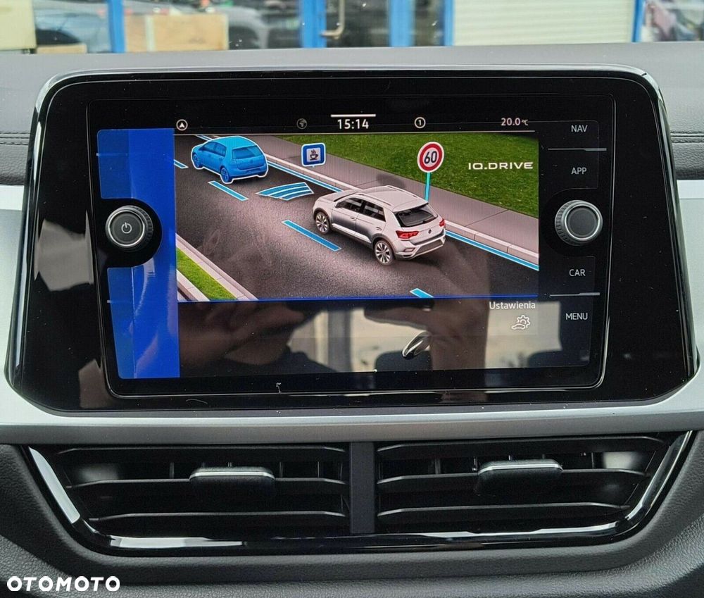 Volkswagen T-Roc - 16