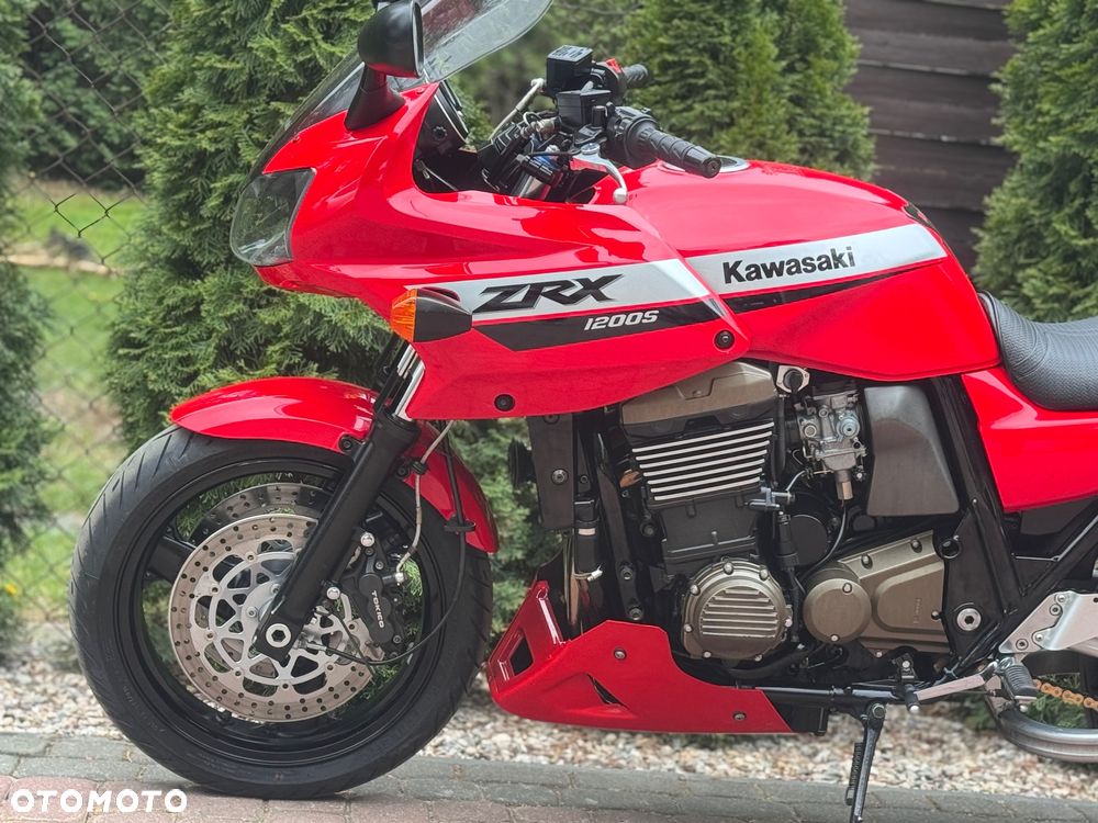 Kawasaki ZRX - 13