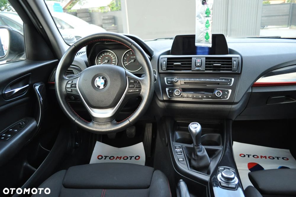 BMW Seria 1 116i - 24