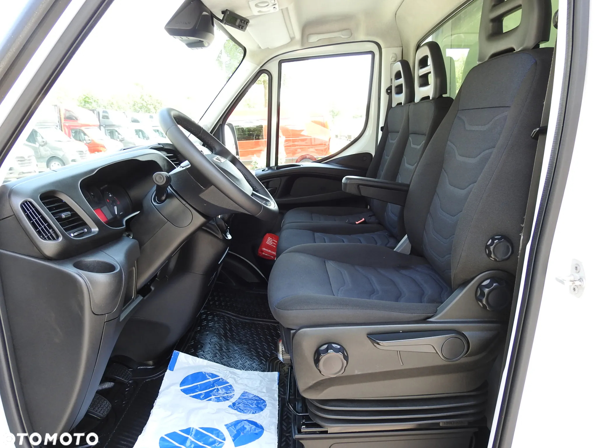 Iveco DAILY 50C15 CHŁODNIA KONTENER -5*C ZASILANIE 230V KLIMATYZACJA BLIŹNIACZE KOŁA 150KM [ 279041 ] - 31