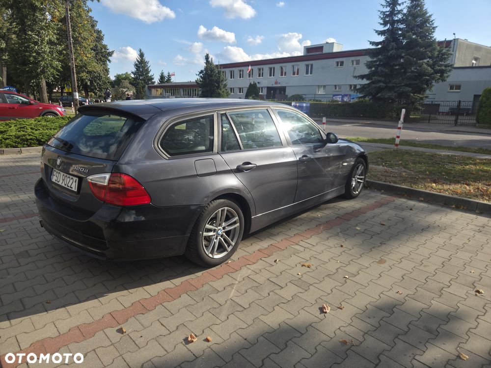 BMW E91 2006 photo 3