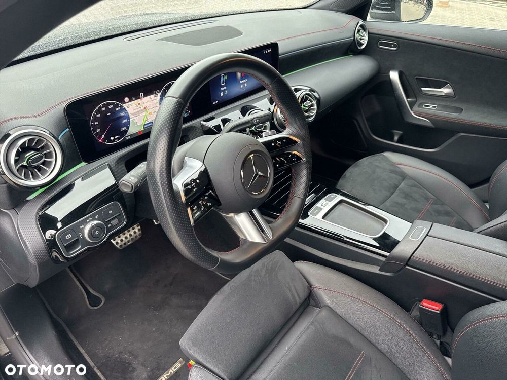 Mercedes-Benz CLA 200 AMG Line 7G-DCT - 11