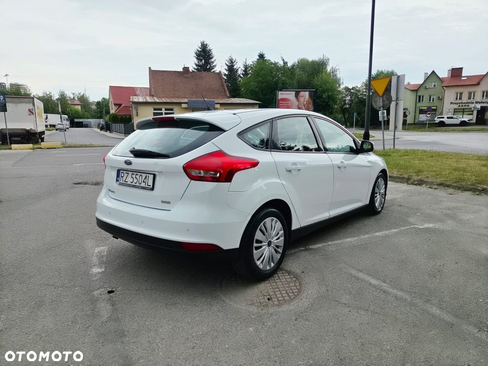 Ford Focus - 8